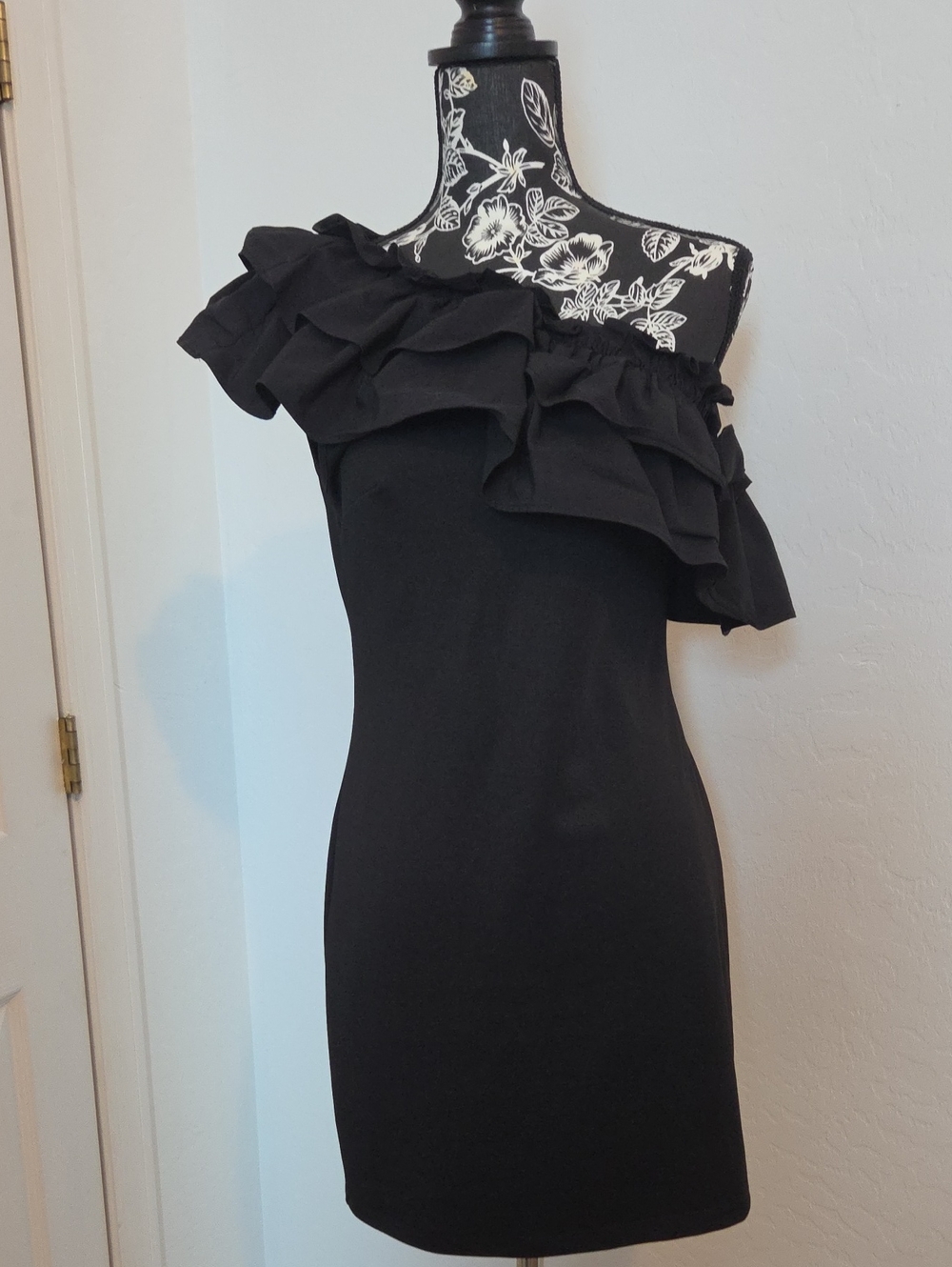 Divided Black One-Shoulder Ruffle Dress